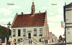 12344 Gezicht op het Stadhuis (Utrechtsestraat 79) te IJsselstein, met rechts de Weidstraat.